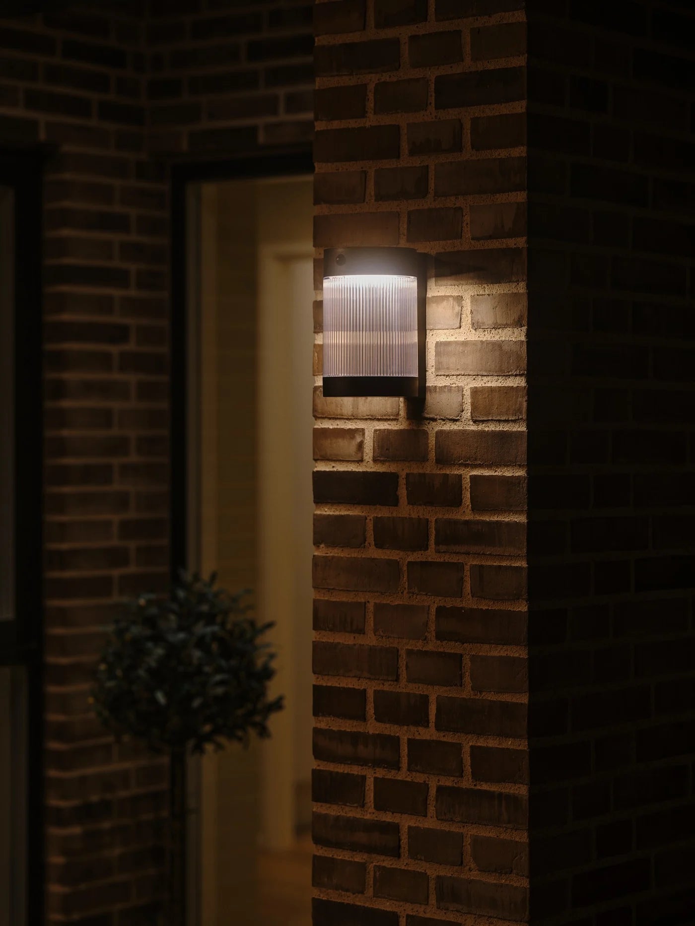 Coupar | Wandlamp | Solar | Zwart| PIR sensor