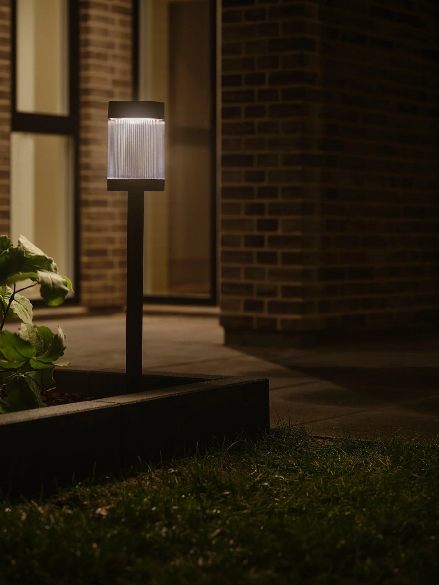 Coupar | Tuinpaal | Solar | Zwart| PIR sensor