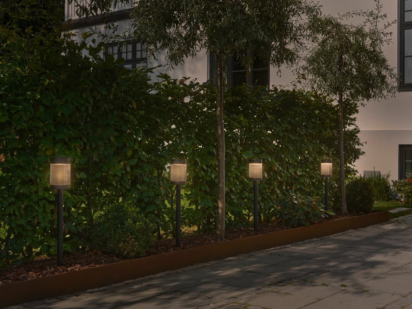 Coupar | Tuinpaal | Solar | Zwart| PIR sensor