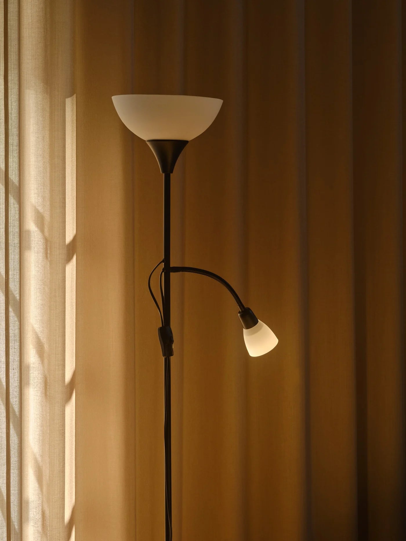 Lauria | Vloerlamp | E14 + E27 | Zwart