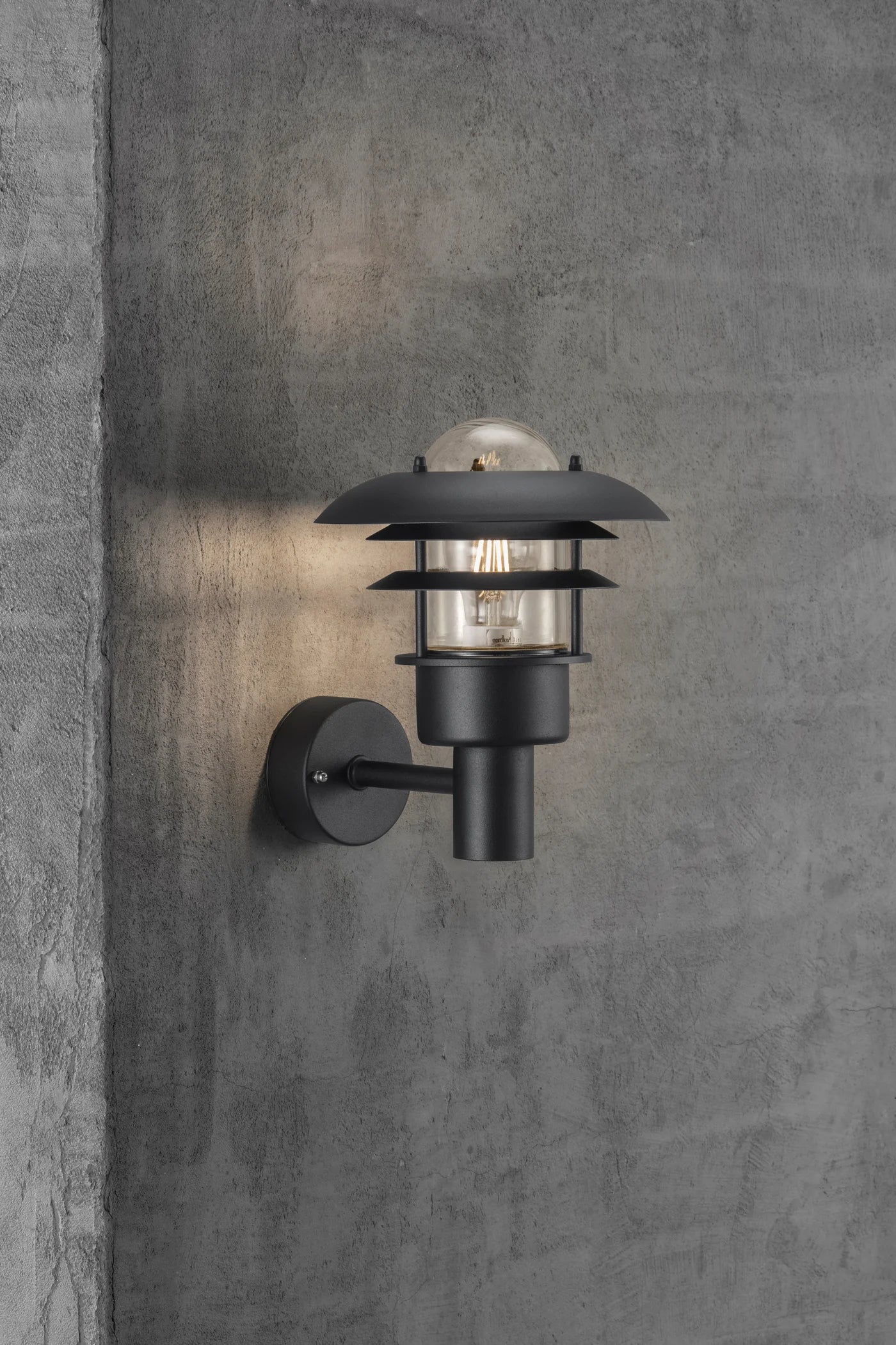 Lønstrup 32 | Wandlamp | Zwart