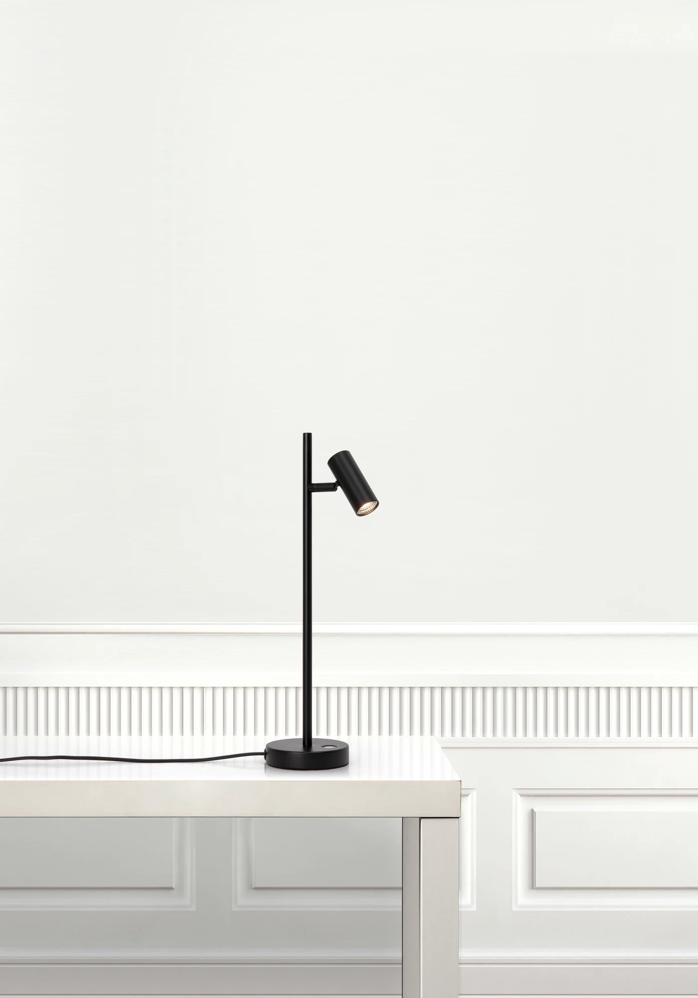 OMARI | Tafellamp | Zwart