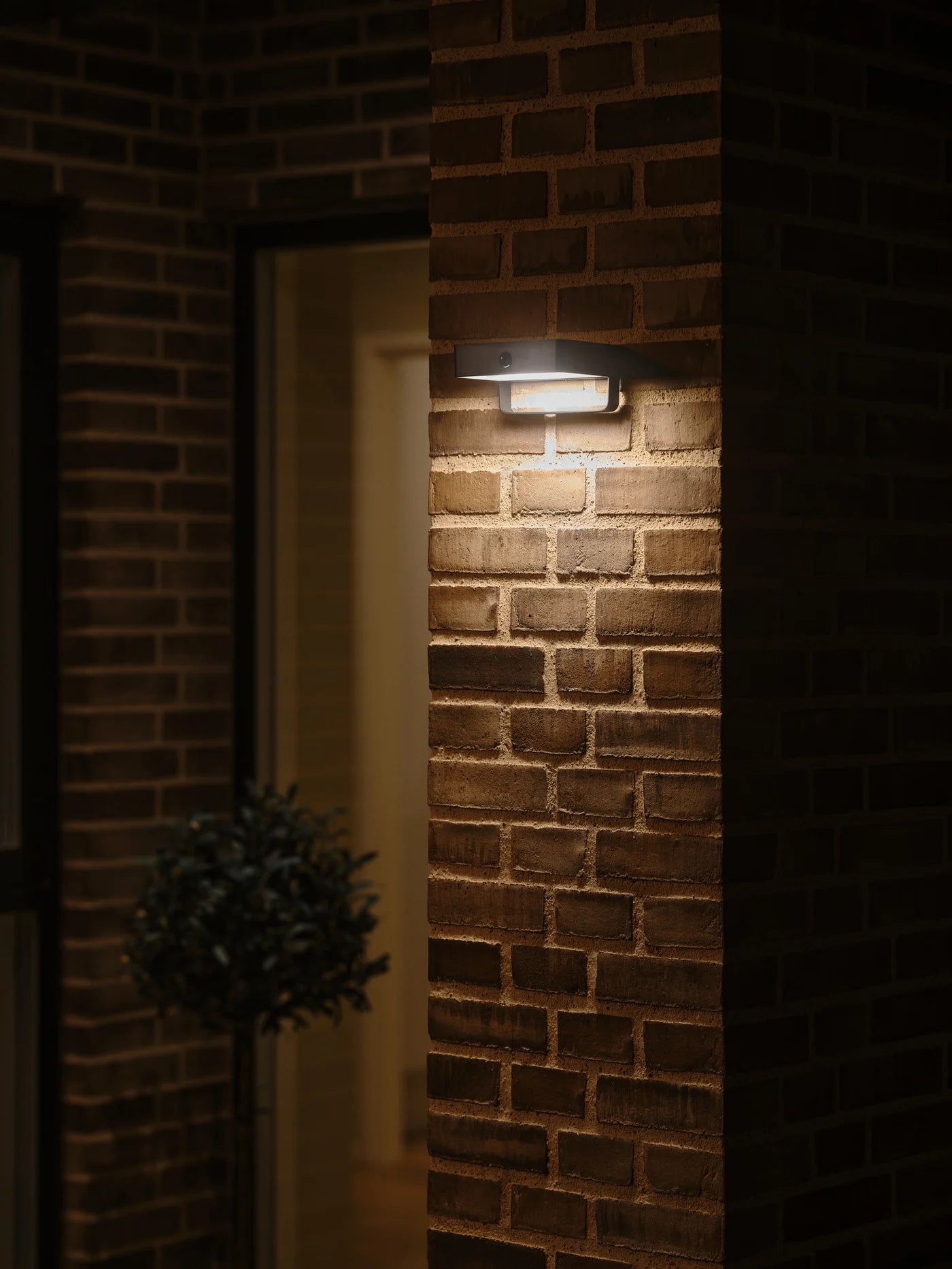 Saulio Solar | Oplaadbare wandlamp | Olijf Groen