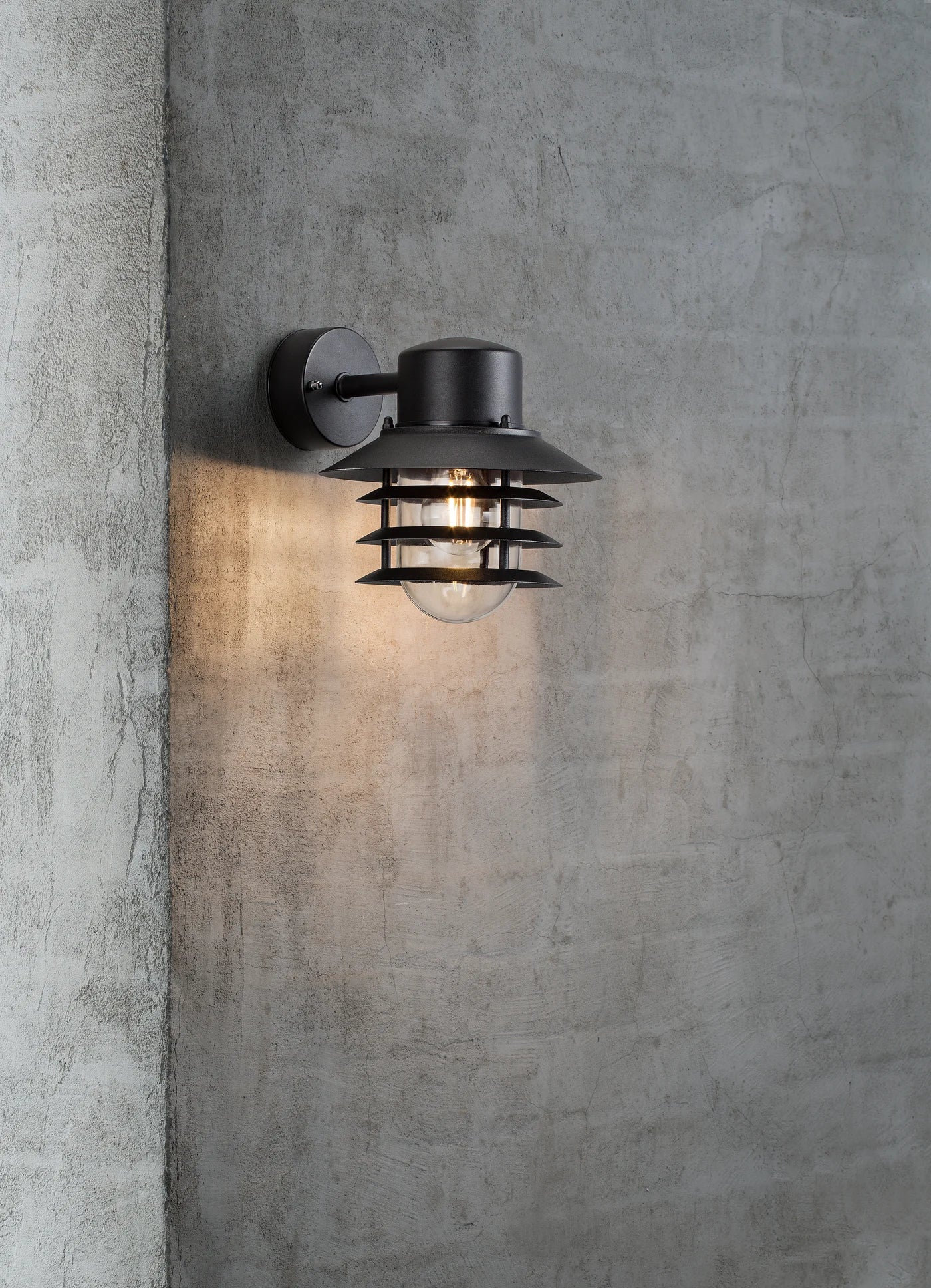 Vejers Down | Wandlamp | Zwart